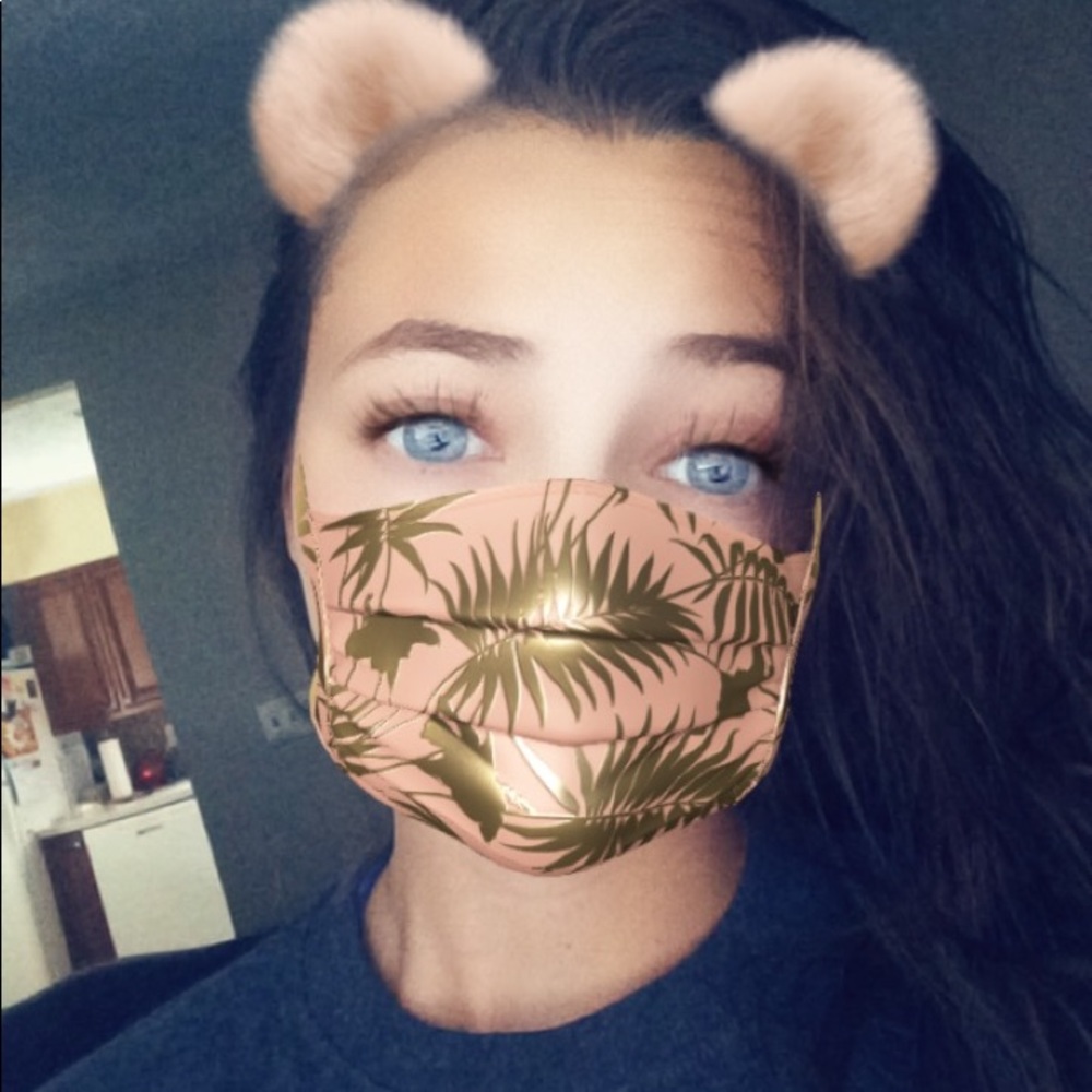 Meet your Posher, Hannah